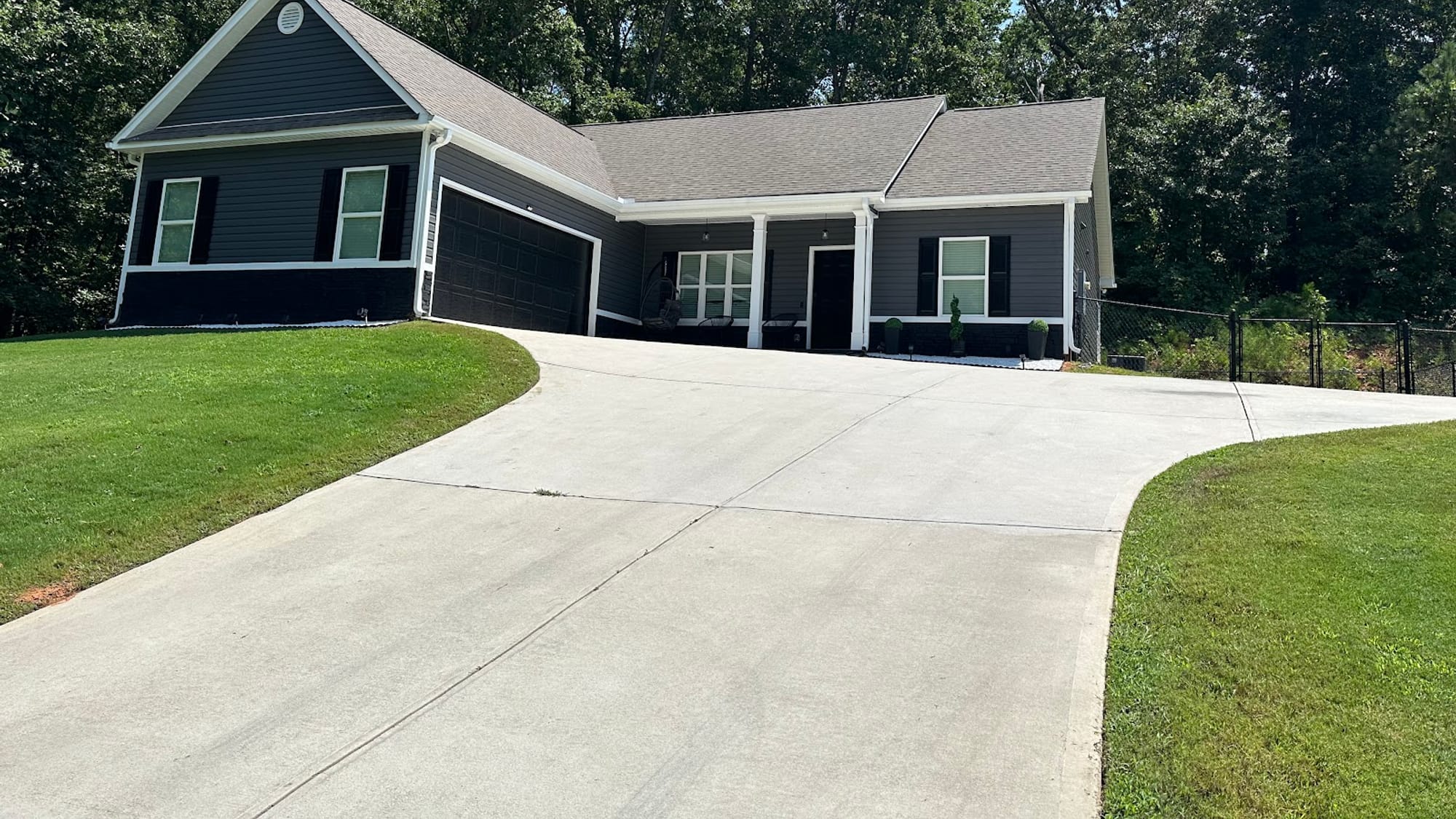 A photograph supplied with the Mason Worx LLC listing